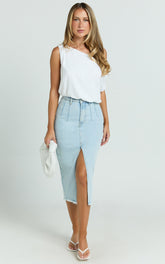 Janeve Midi Skirt - Front Split Denim Skirt in MID WASH