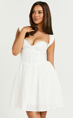 Jinky Mini Dress - Lace Detail Sweetheart Neckline Mini Dress in White